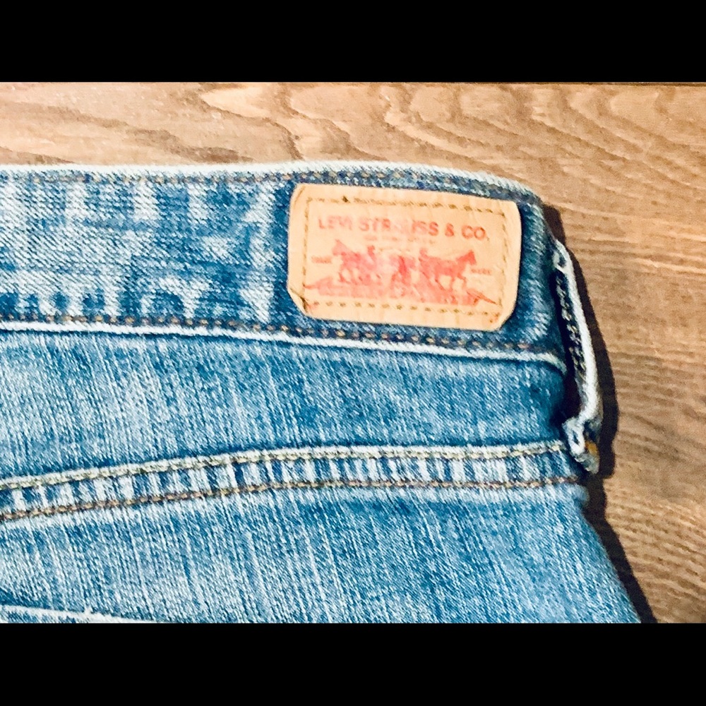 Levi Boot Cut Mid Rise Jeans - Picture 5 of 6